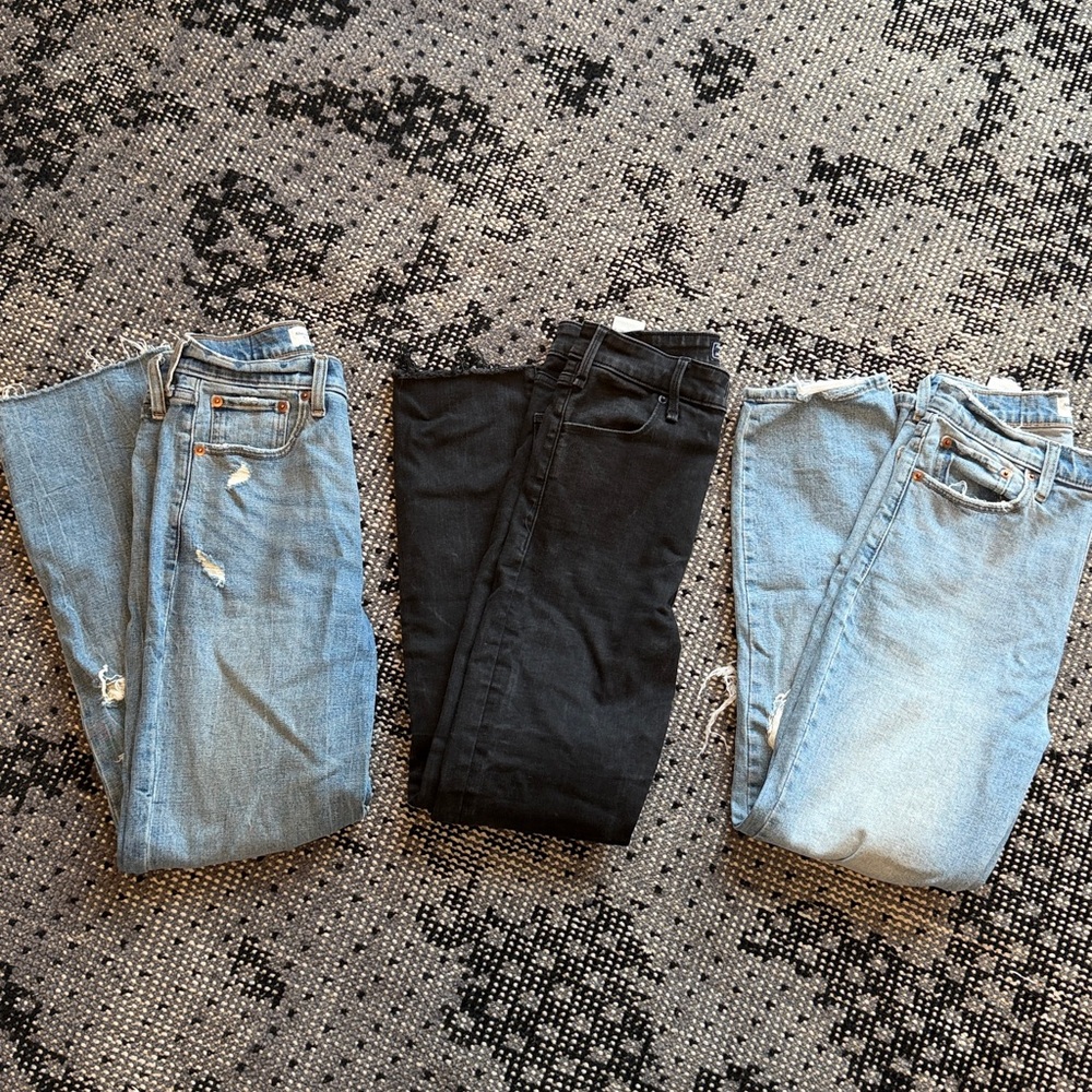 Abercrombie and Fitch Lot of 3 Pairs of Ankle Jeans - Black and Blue Size 27/4